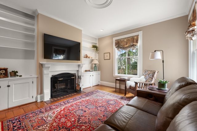 213 School St, Milton, MA 02186
