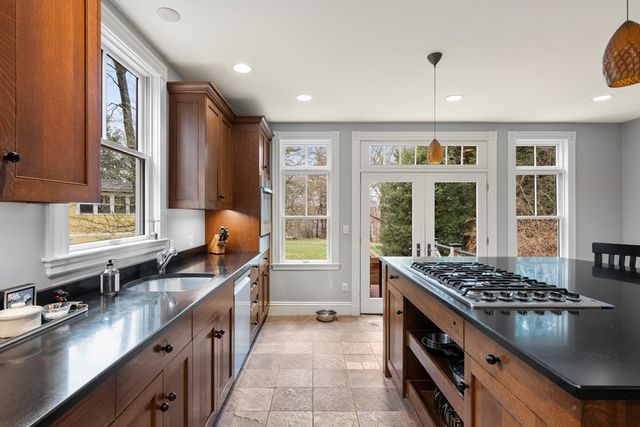 213 School St, Milton, MA 02186