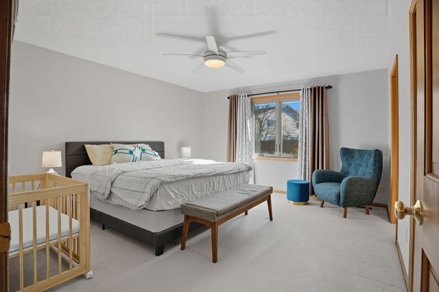 1136 County Road C2 W, Roseville, MN 55113