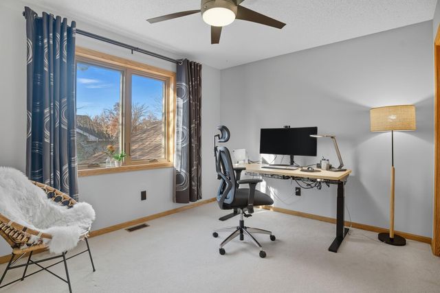 1136 County Road C2 W, Roseville, MN 55113