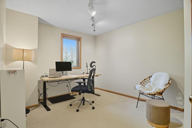 1136 County Road C2 W, Roseville, MN 55113