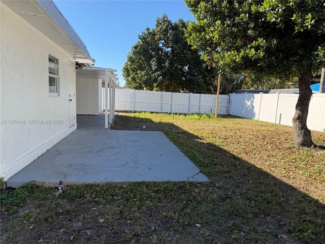 7811 NW 66th Ter, Tamarac, FL 33321