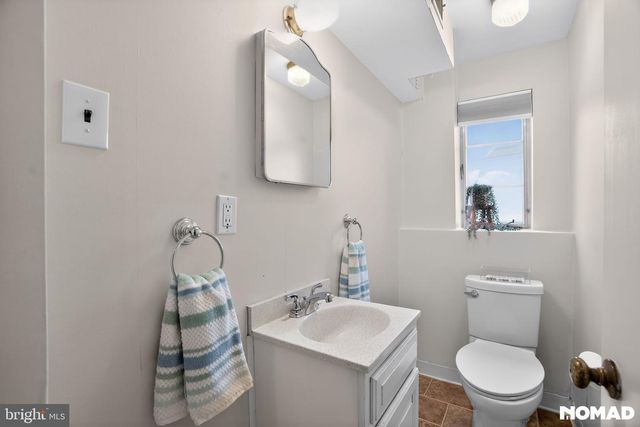 203 STANFORD DR, Wallingford, PA 19086