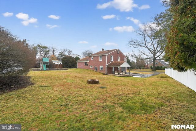 203 STANFORD DR, Wallingford, PA 19086