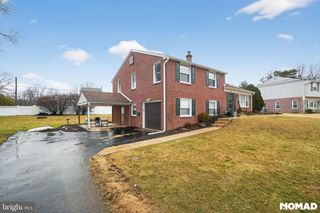 203 STANFORD DR, Wallingford, PA 19086