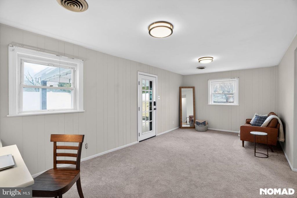 Image 11 of property listing at 203 STANFORD DR, Wallingford, PA 19086