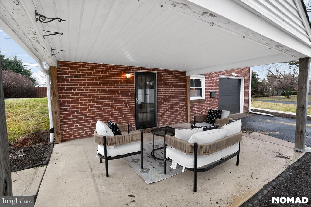 Image 21 of property listing at 203 STANFORD DR, Wallingford, PA 19086