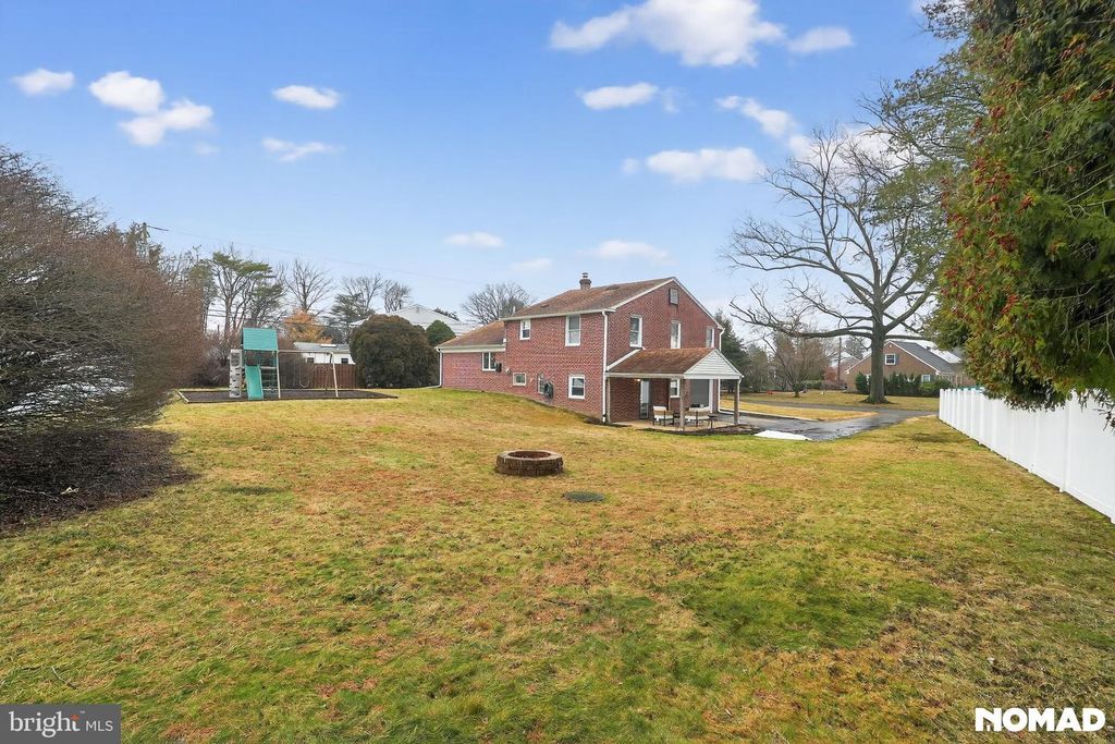 Image 22 of property listing at 203 STANFORD DR, Wallingford, PA 19086