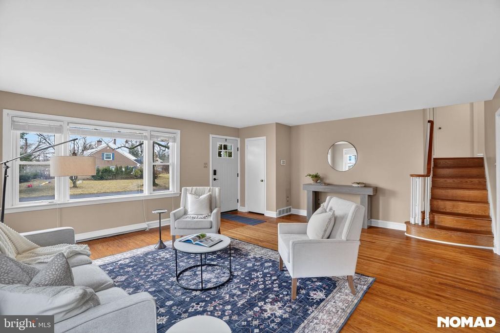 Image 3 of property listing at 203 STANFORD DR, Wallingford, PA 19086