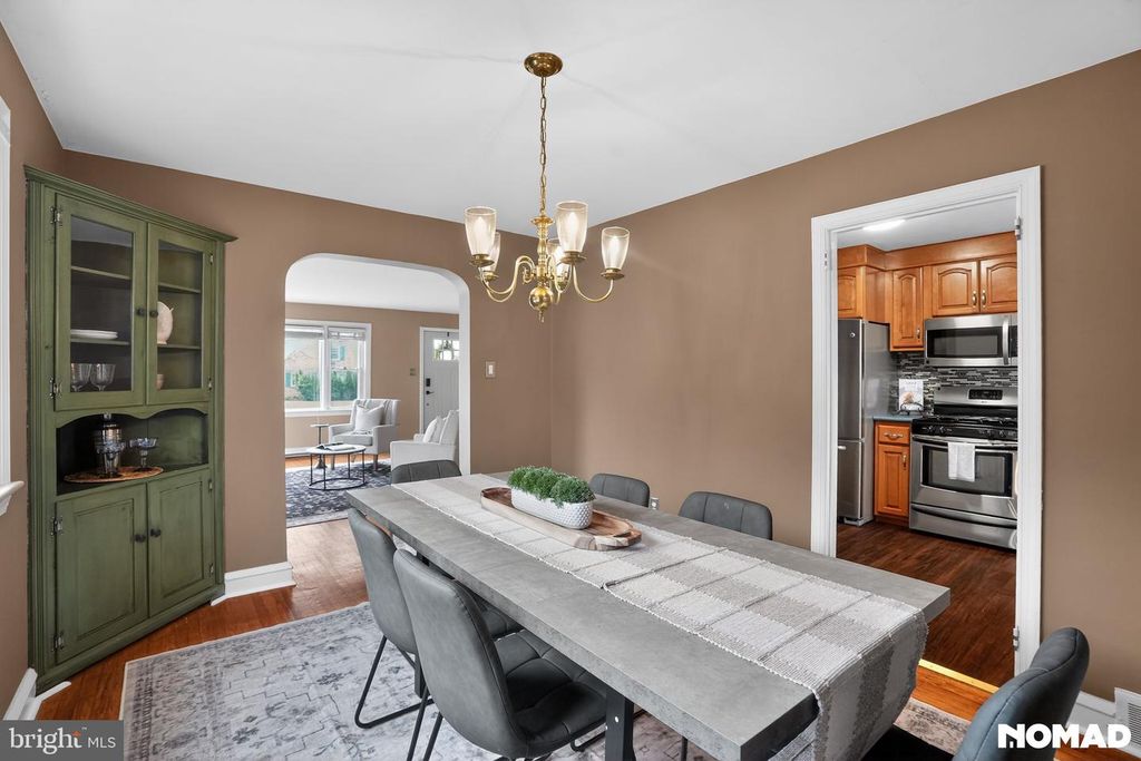 Image 6 of property listing at 203 STANFORD DR, Wallingford, PA 19086