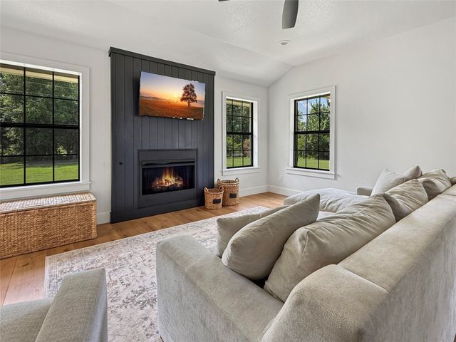 2143 Vz County Road 4106, Canton, TX 75103