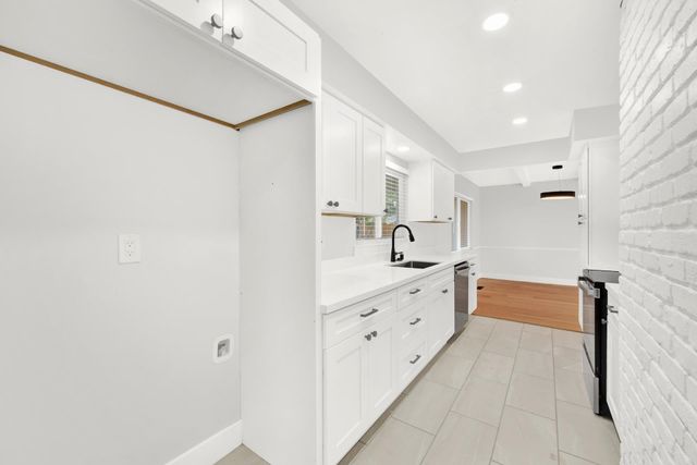 3690 Cowell Rd, Concord, CA 94518