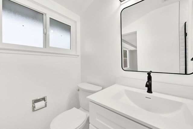 3690 Cowell Rd, Concord, CA 94518