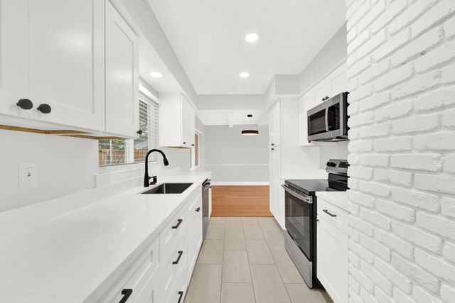 3690 Cowell Rd, Concord, CA 94518