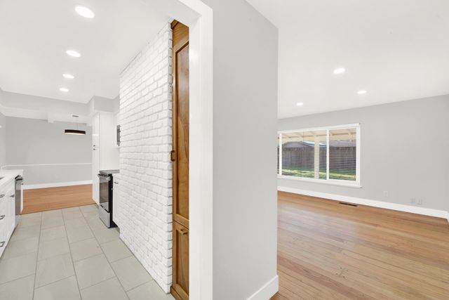 3690 Cowell Rd, Concord, CA 94518