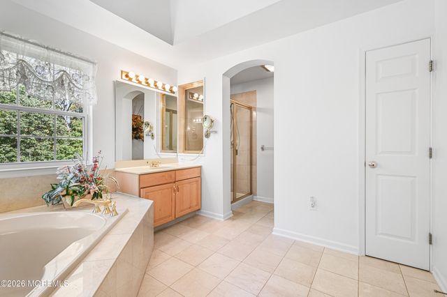 36 Yardley Manor Drive, Matawan, NJ 07747