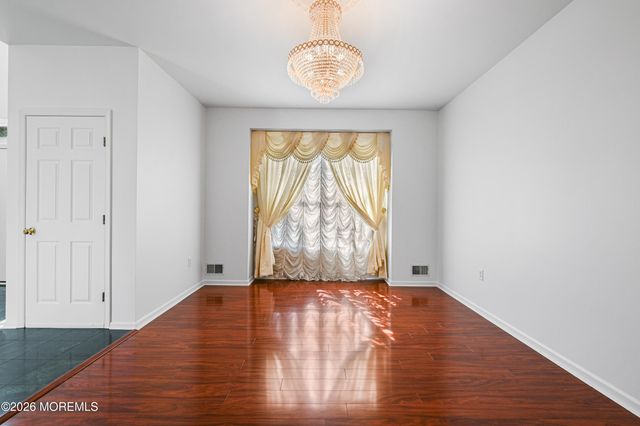 36 Yardley Manor Drive, Matawan, NJ 07747
