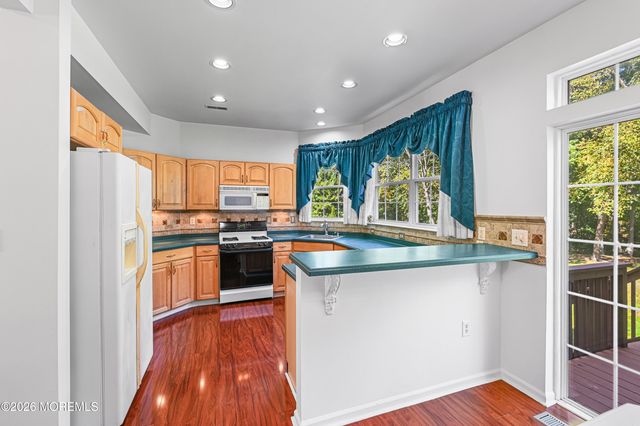 36 Yardley Manor Drive, Matawan, NJ 07747