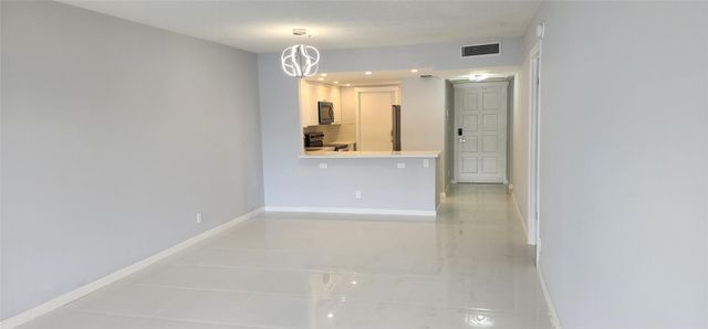 2801 N Palm Aire Drive 205, Pompano Beach, FL 33069