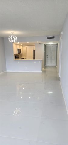2801 N Palm Aire Drive 205, Pompano Beach, FL 33069