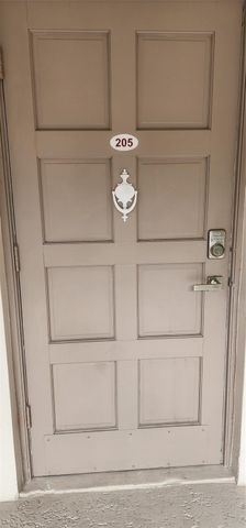 2801 N Palm Aire Drive 205, Pompano Beach, FL 33069