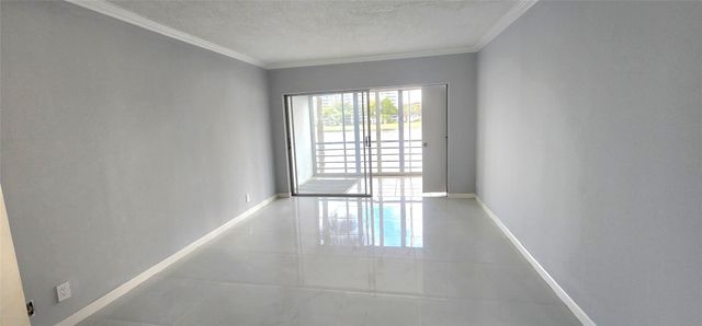 2801 N Palm Aire Drive 205, Pompano Beach, FL 33069