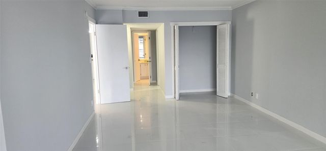 2801 N Palm Aire Drive 205, Pompano Beach, FL 33069