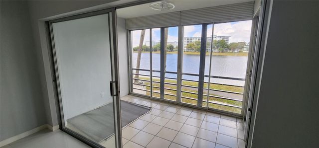 2801 N Palm Aire Drive 205, Pompano Beach, FL 33069