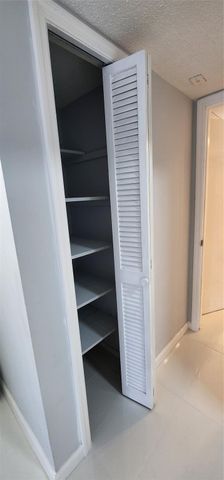 2801 N Palm Aire Drive 205, Pompano Beach, FL 33069