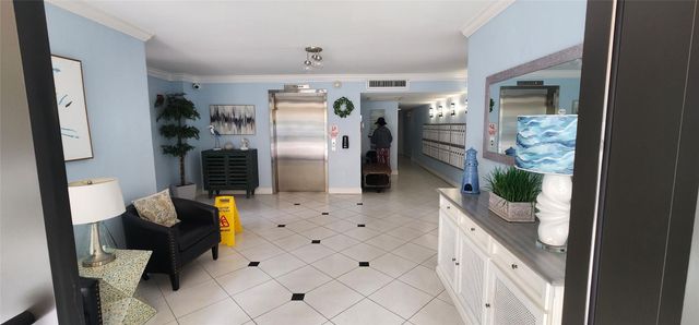 2801 N Palm Aire Drive 205, Pompano Beach, FL 33069