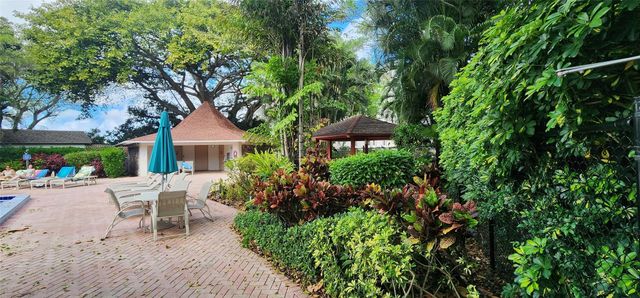 2801 N Palm Aire Drive 205, Pompano Beach, FL 33069