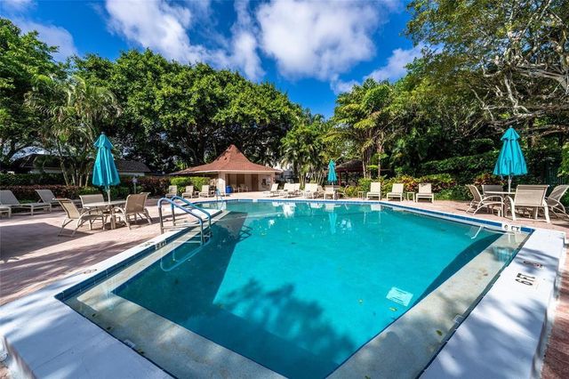 2801 N Palm Aire Drive 205, Pompano Beach, FL 33069