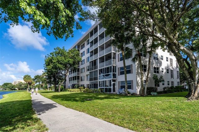 2801 N Palm Aire Drive 205, Pompano Beach, FL 33069
