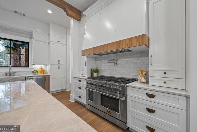 1080 Spratlin Mill Drive, Hull, GA 30646