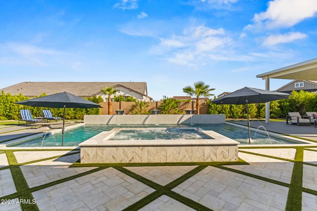 17945 W MOUNTAINAIR Street, Surprise, AZ 85388