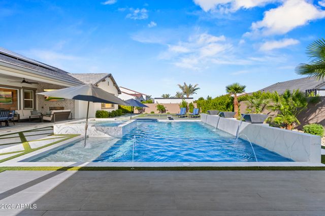 17945 W MOUNTAINAIR Street, Surprise, AZ 85388