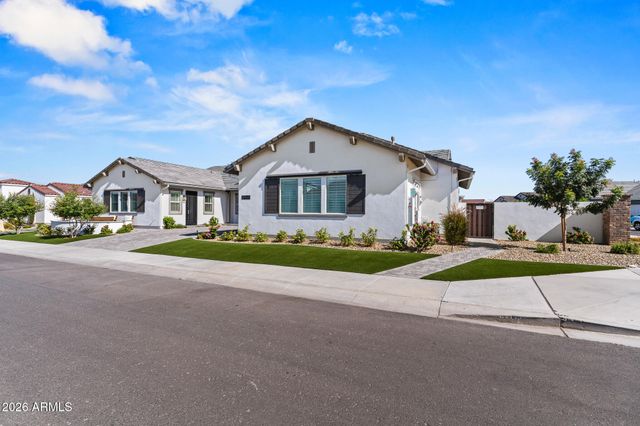 17945 W MOUNTAINAIR Street, Surprise, AZ 85388
