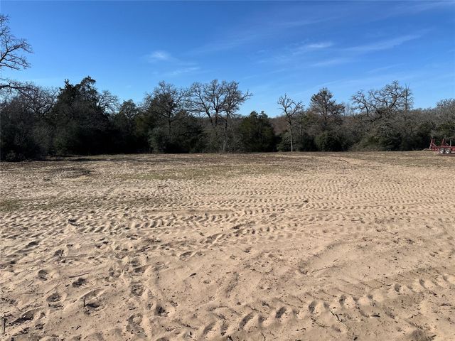 1085 Private Road 3063, Lexington, TX 78947