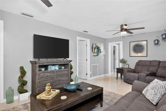 1633 Edith Esplanade, Cape Coral, FL 33904