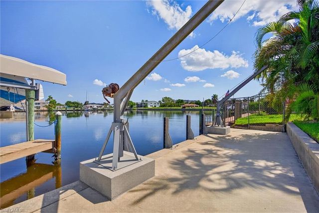 1633 Edith Esplanade, Cape Coral, FL 33904