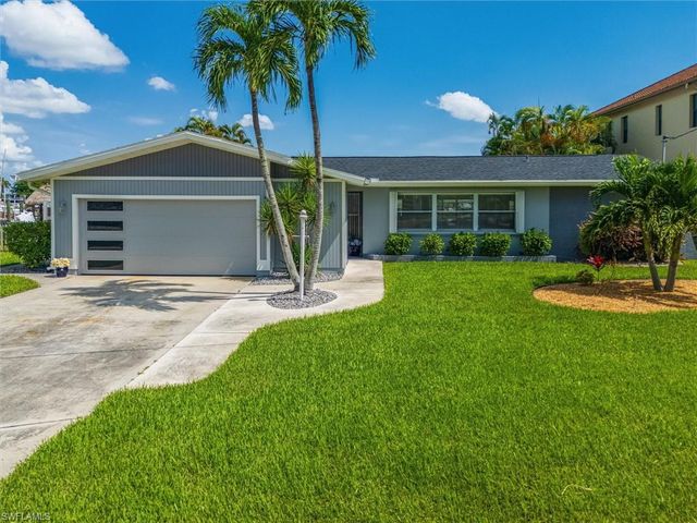 1633 Edith Esplanade, Cape Coral, FL 33904