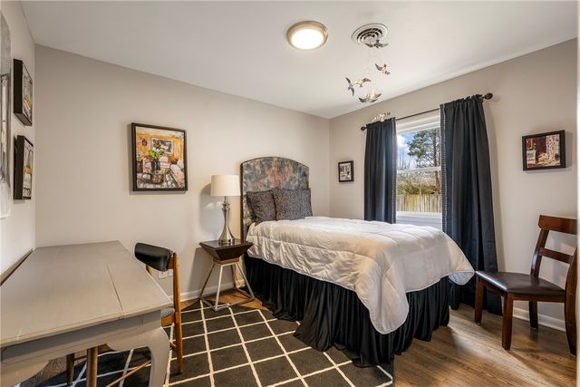 715 NW 6th Street, Bentonville, AR 72712