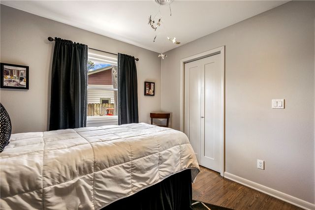 715 NW 6th Street, Bentonville, AR 72712