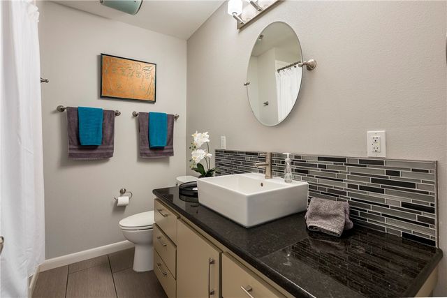 715 NW 6th Street, Bentonville, AR 72712