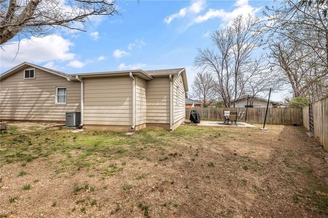 715 NW 6th Street, Bentonville, AR 72712