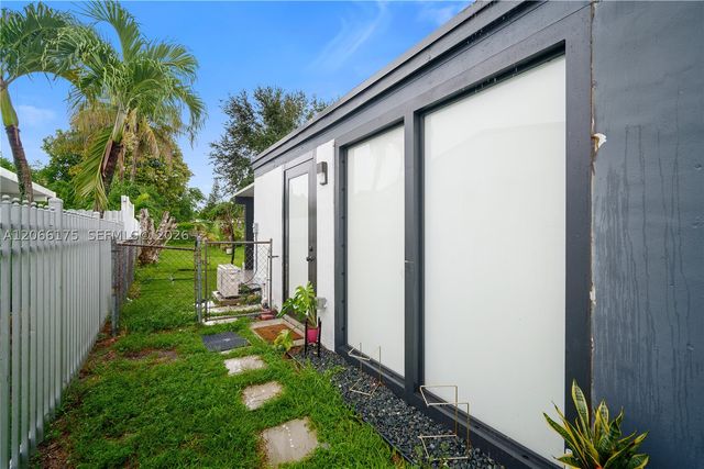 1545 NW 130th St Efficiency, North Miami, FL 33167