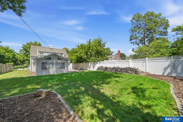 2916 S 26th Street, Lincoln, NE 68502