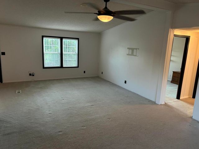 16950 N ANCHOROM RD, Hallsville, MO 65255