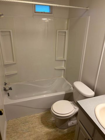 16950 N ANCHOROM RD, Hallsville, MO 65255