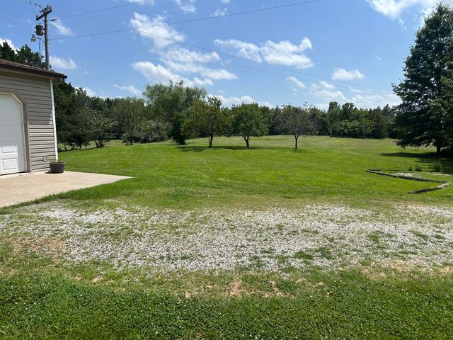 16950 N ANCHOROM RD, Hallsville, MO 65255